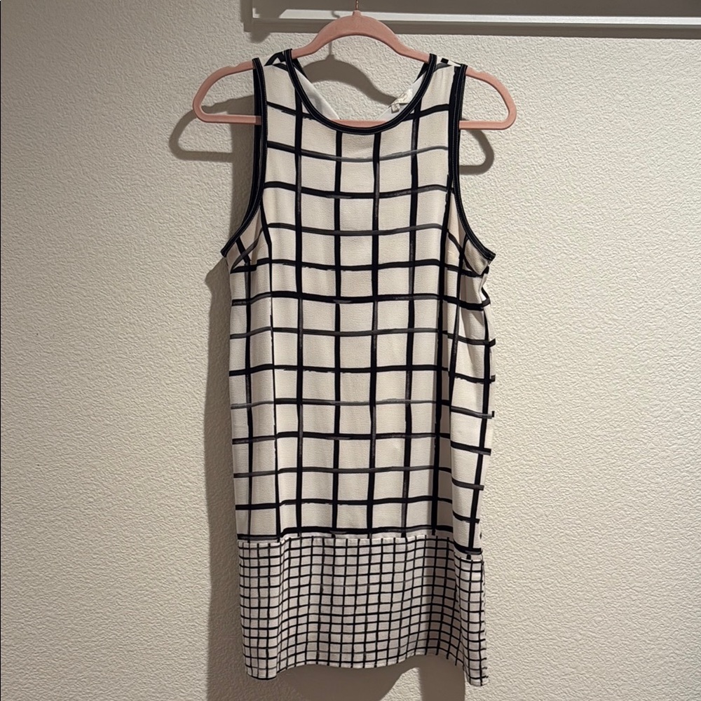 Mud Pie Black and White Grid Pattern Shift Dress